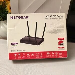 NETGEAR AC750 WiFi Router